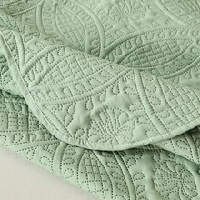 3-Piece Set Double-Sided Embossed Bedspread (1 Bedspread, 2 Random Pillowcases, No Pillow Inserts), High-End & Elegant; Suitable For Hotels, Guest Rooms, Bedrooms, Super Soft, All-Season - Pastel Green - View 7