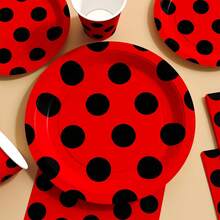 Assiettes jetables à base rouge et points noirs, serviettes, gobelets - Set de fournitures jetables pour une seule fois, convient pour 10 invités. Assiettes en papier jetables, vaisselle de fête pour anniversaire, mariage, fête à thème, pique-nique en famille - Style 1 - Voir 5