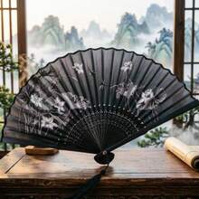 1把优雅的中式折扇，印有花卉图案并饰有流苏，适合搭配汉服、舞蹈、夏季装饰，也可作为一份精致的礼物。 - A - 查看 4