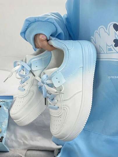Nuevas Zapatillas Deportivas para Mujer Blancas Puras y de Colores Combinados Plataforma Gruesa Transpirables Ligeros Antideslizantes Moda Casual Versátiles con Agujeros de Transpiración para Uso Diario