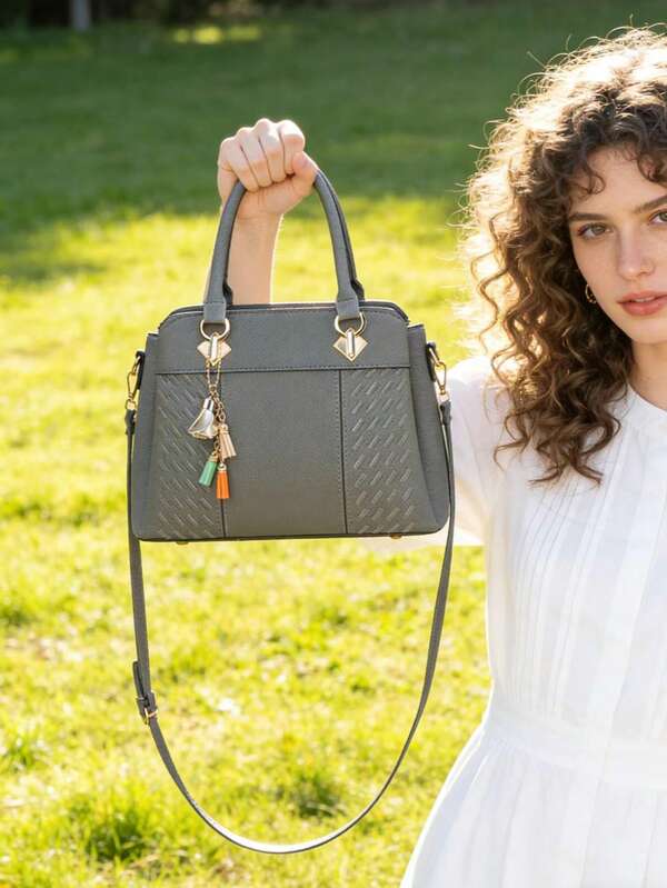 1pc Fashion Elegant Tote Bag With Random Color Accessory Charm, Suitable For Commuting
