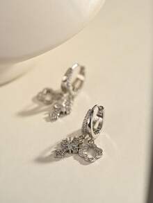 1 Pair 925 Silver Earrings, Elegant & Cute Copper Plated 925 Silver Earrings, Suitable For Daily Wear And Gatherings - Silver - View 3