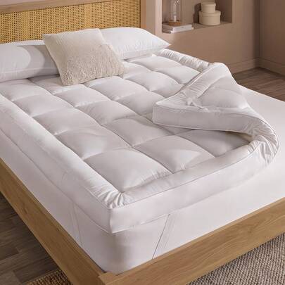 H&R Hotel Quality Mattress Topper Extra Thick, 10 CM / 4 Inch Thick & Extra Soft, Easy Care & Machine Washable, Comes In Single, Small Double, Double, King & Super King Sizes.