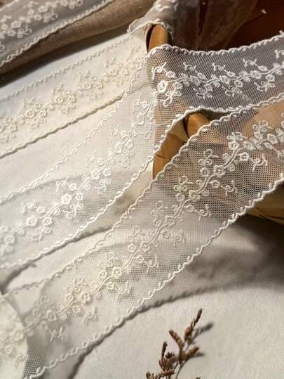 1 Yard Embroidered Mesh Lace Trim Decorative Sewing Accessory, Width 4.8cm