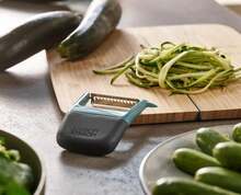 Joseph Joseph Duo Easy-Grip Julienne Peeler, Vegetable Kitchen Peeler And Potato-Eye Remover, Dark Opal - Màu A - Xem 6