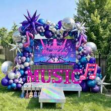 128 قطعة مجموعة قوس بالونات بموضوع صياد الموسيقى K-POP، تشمل نجوم متفجرة، نجوم ديسكو، بالونات معدنية بشكل نجوم وملاحظات موسيقية. مناسبة لديكور حفلات الرقص، حفلات العزاب، وأحداث ذات موضوع الديسكو. ديكورات حفلة الديسكو المعدنية مع نجوم كرة الديسكو، مناسبة لتزيين حفلة عيد ميلاد بموضوع موسيقى المجرة، حفلة الكشف عن الجنس، حفلة العزاب، حفلة رأس السنة بموضوع الموسيقى، حفلة التخرج وغيرها. - مشاهدة 6