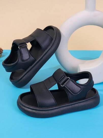 1双男童时尚简约黑色平底可爱凉鞋，软底防滑儿童沙滩鞋，多功能学生运动凉鞋，适合夏季日常穿着和海滩度假