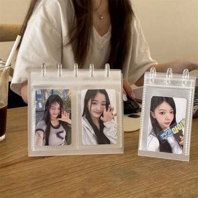 简约透明卡套，桌面支架，每本10页，每页2个卡槽，可容纳20张照片，蘑菇头按钮设计方便取用，适用于收纳小型卡片、偶像菜单卡、制作日历、相册等。