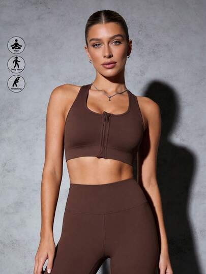  Runway Rest 1件式拉链运动文胸，带可拆卸衬垫，无缝弹力运动服
