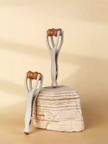 手指按摩器，手部按摩器，缓解腕管综合征。双面硬木按摩滚轮工具，有助于改善血液循环，缓解手指肌腱炎、手部疼痛和压力。 - 查看 3