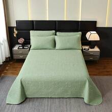 3-Piece Set Double-Sided Embossed Bedspread (1 Bedspread, 2 Random Pillowcases, No Pillow Inserts), High-End & Elegant; Suitable For Hotels, Guest Rooms, Bedrooms, Super Soft, All-Season - Pastel Green - View 2