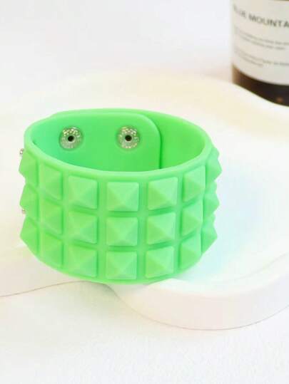 New Couple Accessories, European And American Popular Punk Pyramid Silicone Wristband, Personalized Bracelet