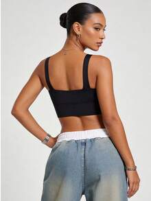 Runway Rest Top de yoga tipo top de tirantes, sujetador deportivo transpirable con función de absorción de impactos y recogido que le da una hermosa forma a la espalda durante el entrenamiento, top de gimnasio - Negro - Ver 2