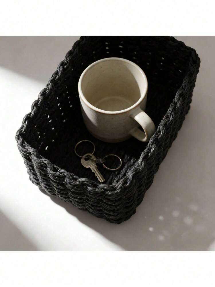 3件套（小号+中号+大号）包含1个手工编织收纳篮，适用于客厅、卧室、床头柜、橱柜、办公室、浴室、桌面，乡村风格装饰，可用于收纳文具、玩具、化妆品、衣柜、玄关、钥匙和小型桌面物品。可重复使用的编织收纳篮，也可用于节日礼物收纳、置物架、食品储藏室、抽屉等，多功能节省空间，创意礼品，收纳篮，化妆品收纳篮，桌面收纳，理想之选。 - 黑色 - 查看 13