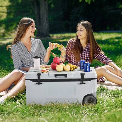 Tragbarer Kühler, 45 oder 74 Quart, mit Eisfach, stabilen Griffen und Getränkehaltern, isolierter tragbarer Kühler aus robusten Materialien für Familienpicknicks und lange Reisen