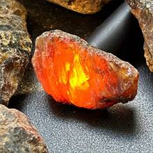 [1pc Natural Amber Stone] Natural Amber Stone - 1pc Elegant Jewelry Making, Science Education Display, Collector's Gift - Decorative Crystal-Like For St. Patrick's Day, Easter, Mardi Gras - Orange - View 8
