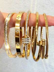 Nuevo conjunto de 5 piezas de pulseras elegantes de acero inoxidable con corazón de diamante de imitación - Tono dorado, diseño de moda, adecuado para uso casual, formal, de fiesta, vacaciones, accesorios diarios | Conjunto de pulseras de moda | Joyería pulida, duradera y resistente al agua - Dorado - Ver 9