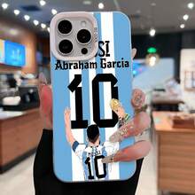 con el trofeo tras ganar un partido. Esta elegante funda es compatible con Samsung, Apple, VIVO, OPPO, , Transsion, ,  y Honor. Fabricada en silicona TPU, ofrece protección contra golpes y caídas, además de una sensación superior. Es un regalo ideal para familiares, amigos y seres queridos, y la opción perfecta para San Valentín y Año Nuevo. - Plateado - Ver 2