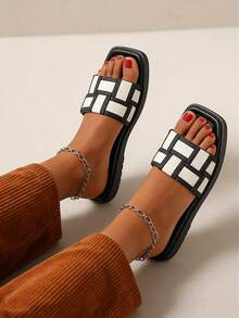 2026 New Plaid Black & White Slip-On Slippers, Versatile For Daily Wear, Beach, Casual, Women's Black Slides, Square Toe Flat Sandals, Casual Fashion Summer Beach Slippers, Women's Flat Sandals - Black - View 1