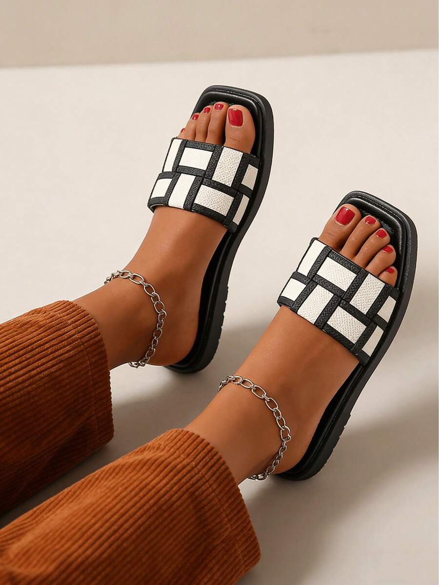 2026 New Plaid Black & White Slip-On Slippers, Versatile For Daily Wear, Beach, Casual, Women's Black Slides, Square Toe Flat Sandals, Casual Fashion Summer Beach Slippers, Women's Flat Sandals - Black - View 1