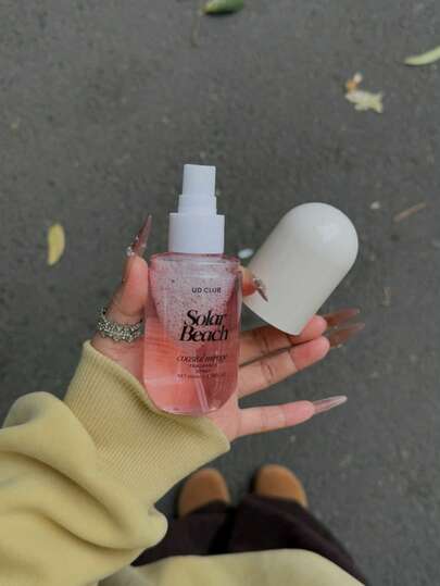 1 Bottle 100mL Vanilla Coconut Fragrance Mist, An Essential For Celebrations, Travel And Dates. This Air Freshener Is Made From Natural Extracts, Alcohol-Free, Yet Long-Lasting. The Compact Bottle Design Is Convenient To Carry, Allowing You To Immerse Yourself In The Captivating Fragrance Anytime, Anywhere.