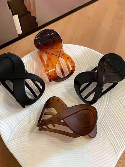 1个复古琥珀色大号8字形扭结发夹，简约风格发饰，适合日常通勤和约会，打造时尚发型