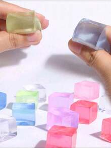 超柔软可爱蛋糕玩具 - 超柔软TPR可挤压蛋糕，慢回弹，减压玩具 - 彩色 - 查看 10