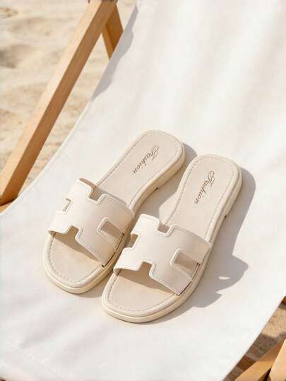 女士白色凉鞋，新款夏季镂空白色凉鞋，优雅女士凉鞋，简约凉鞋，适合户外、酒店、海滩、夏季穿着，轻便软底舒适平底凉鞋，新款女鞋，女士拖鞋，凉鞋，凉拖，度假鞋，简约时尚平底凉鞋，白色凉鞋，女士沙滩凉鞋，凉鞋，白色凉鞋，夏季凉鞋，一脚蹬平底鞋，凉鞋和凉拖，柔软露趾凉鞋