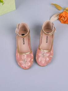 1双可爱粉色镂空刺绣蝴蝶结装饰网纱玛丽珍芭蕾舞鞋，闪亮珍珠水钻蝴蝶装饰，优雅芭蕾舞风格平底软底，仙气十足，优质金色PU舒适材质，3D刺绣网纱时尚百搭，弹性柔软平底方便行走，适合3-15岁女孩、小学和初中学生，适合所有季节、派对、旅行和郊游。 - 粉色 - 查看 4