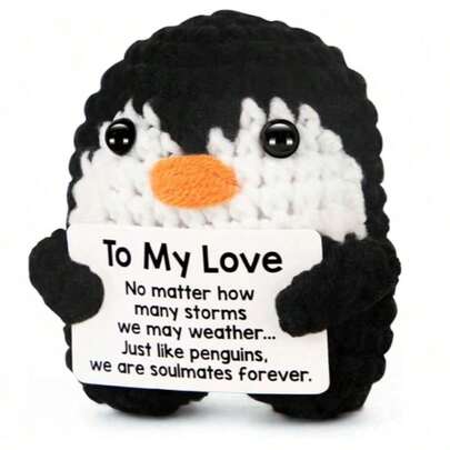 1件钩针企鹅礼物 - 手工毛绒玩偶，适合送给女性、男性、朋友、同事、老师 - 生日、毕业、圣诞节鼓励礼物。这款手工钩织的企鹅将是送给老师和护士的独特感谢礼物。