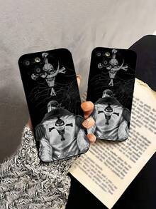 Barbablanca de One Piece mirando hacia atrás. Esta elegante funda para teléfono es compatible con Samsung, Apple, VIVO, OPPO, , Transsion, ,  y Honor. Fabricada en silicona TPU, ofrece protección contra golpes y caídas, además de una sensación superior. Es un regalo ideal para familiares, amigos y seres queridos, y la opción perfecta para San Valentín y Año Nuevo. - Negro - Ver 5