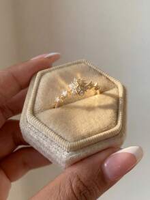 MADEONE 1枚优雅S925纯银锆石戒指，精致珠宝礼品，适合女孩、婚礼、晚宴、派对等场合。 - 金色 - 查看 5