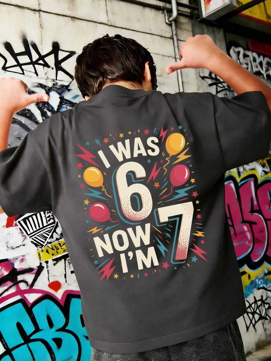 Tween Boy Colorful Cartoon "I WAS 6, NOW I'M 7" 67 Element Print Shirt, Suitable For Activities, Daily Wear, Partys, Birthday Gift For Tween Boy, Birthday Party , Ideal Gift For Birthday Celebration, Fashionable Tween Boy Summer Top - Dark Grey - View 1