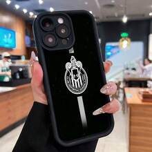Logotipo de  sobre fondo negro con franja blanca. Esta elegante funda es compatible con Samsung, Apple, VIVO, OPPO, , Transsion, ,  y Honor. Fabricada en silicona TPU, ofrece protección contra golpes y caídas, además de una sensación superior. Es un regalo ideal para familiares, amigos y seres queridos, y la opción perfecta para San Valentín y Año Nuevo. - Negro - Ver 3