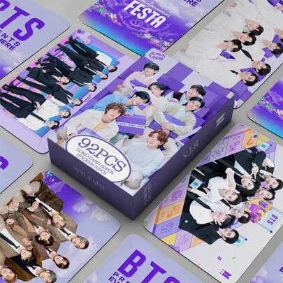 92 piezas Juego de tarjetas coleccionables de fotos de BT/S JK JIMIN V J-HOPE RM JIN Kpop - Kit de scrapbook hecho por fans, regalo de cumpleaños de K-Pop, tarjetas de intercambio con caja de exhibición, juego de marcadores, tarjeta de colección, regalo del Día de San Valentín, pequeño regalo, tarjeta de apoyo al grupo popular