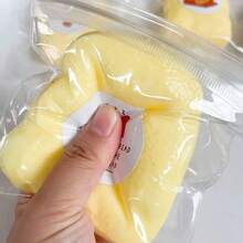 有趣的减压软面包片玩具，慢回弹挤压减压液体吐司造型橡皮泥 - 黃色 - 查看 7