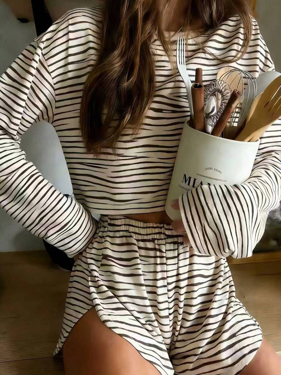 2pcs Women Comfortable Round Neck Printed Long Sleeve Pajama Set With Elastic Waist Shorts