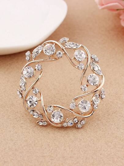 1枚花卉印花优雅锌合金胸针，镶嵌水钻，玫瑰金配色，适合女性，春夏秋冬皆宜，可作为派对/正式场合配饰，弹簧扣设计