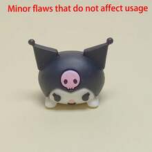 SANRIO Bộ 1/3 tượng nhỏ dễ thương , được thiết kế với các nhân vật như  và , đáng yêu và tinh tế. Có thể dùng để trang trí xe hơi, phụ kiện bàn làm việc, trang trí bàn ăn, trang trí phòng học, phụ kiện xe hơi hoạt hình. Chất liệu nhựa mang lại vẻ trang trọng cho cuộc sống hàng ngày và các buổi tụ họp. - Nhiều màu - Xem 14