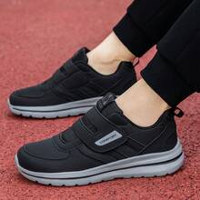 Tênis esportivo unissex respirável, tênis casual, tênis de corrida, modelo largo, leve, estilo casal, fecho de com material refletivo, fácil de calçar e descalçar, adequado para atividades ao ar livre, escritório, férias, escola, primavera e outono. - Preto - Ver 14