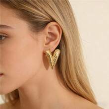 1-Piece (2pcs) Women's Gold Heart-Shaped Earrings - 14K Gold Plated. Creative Irregular Triangle-Shaped Elegant Earrings. Women's Jewelry Gift. Thick Gold Jewelry. - Gold - View 4
