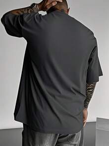 GRDR 男士复古美式学院风简约印花水洗短袖T恤，适合夏季穿着，舒适透气，引领时尚潮流 - 深灰色 - 查看 4