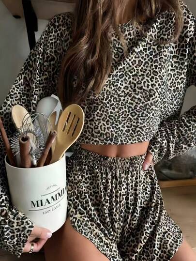 Nina Bonheur 2件套女士舒适圆领印花长袖睡衣套装，配松紧腰短裤