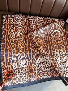 1条女士优雅复古豹纹轻薄方形仿丝围巾，波西米亚风休闲女士颈巾、披肩，轻薄舒适，适合春夏日常穿着和外出。 - 豹紋黑色 - 查看 2