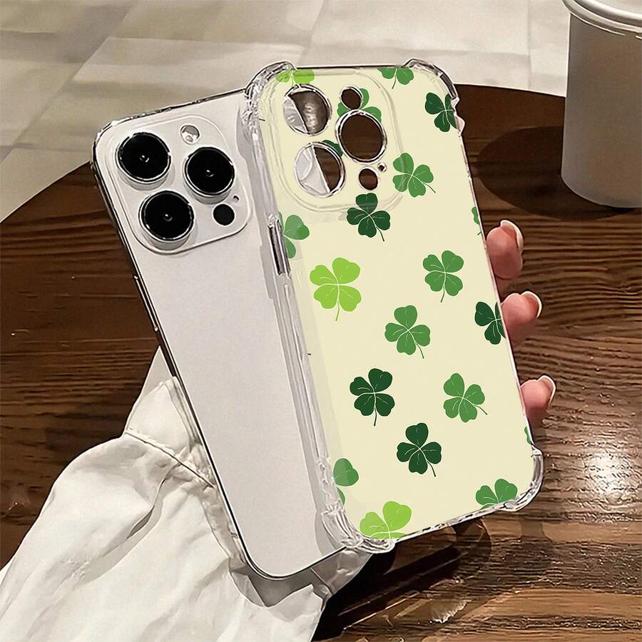 Estampado de trébol verde sobre fondo beige. Esta elegante funda es compatible con Samsung, Apple, VIVO, OPPO, , Transsion, , y Honor. Fabricada en silicona TPU, ofrece protección contra golpes y caídas, además de una sensación superior. Es un regalo ideal para familiares, amigos y seres queridos, y una opción perfecta para San Valentín y Año Nuevo. - transparente - Ver 1