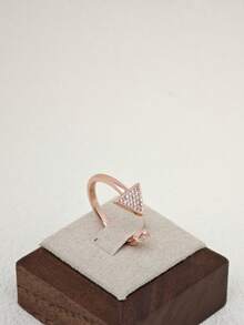 1枚极简主义锆石三角形开口戒指，适合女性佩戴 - 玫瑰金 - 查看 4