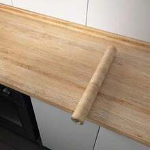 1卷自粘橡木纹理PVC壁纸，乙烯基材质，逼真木纹，易粘贴易移除，耐油，防水，耐热，非常适合厨房橱柜、台面、家具和墙面翻新，易于安装，壁纸翻新，无缝图案设计，耐油材质，尺寸：15.7英寸 x 196.8/118.1/39.3英寸，自粘可移除木纹壁纸 - 原木色 - 查看 10