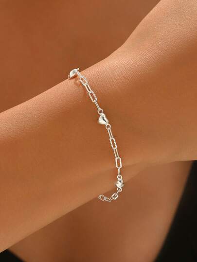 1件纯银S925复古简约可爱奢华优雅亮面银心形夹扣手链，适合女性、女友、爱人日常佩戴，亦可作为礼物。