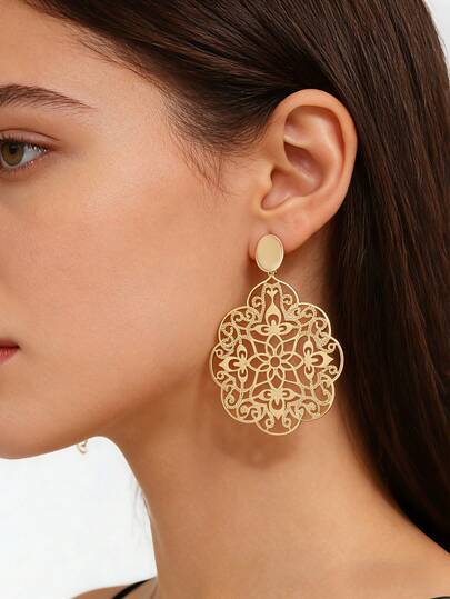 1 Pair Bohemian Vintage Geometric Hollow Metal Carved Dangle Earrings, Suitable For Women's Party, Gathering, Vacation, Travel, Outfit, Street Photography