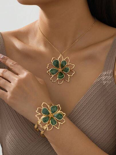 1pc Urban Chic Summer Delicate Double-Layer Green Enamel Flower Pendant Necklace, 1pc Floral Bracelet Women's Jewelry Set, Vacation Jewelry (No Gift Box)